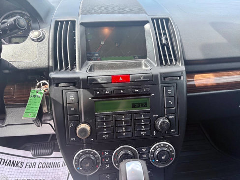 Used 2009 Land Rover LR2 HSE image 14