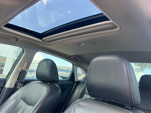 Used 2018 Nissan Sentra SL image 6