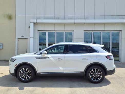 Used 2021 Lincoln Nautilus FWD image 24
