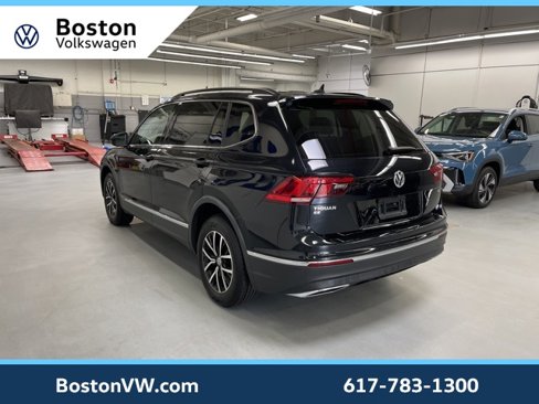 Certified 2021 Volkswagen Tiguan SE w/ Panoramic Sunroof Package image 2