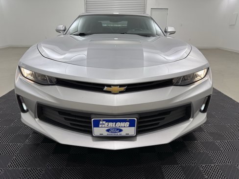 Used 2018 Chevrolet Camaro LT image 2