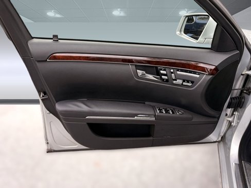 Used 2011 Mercedes-Benz S 550 image 13