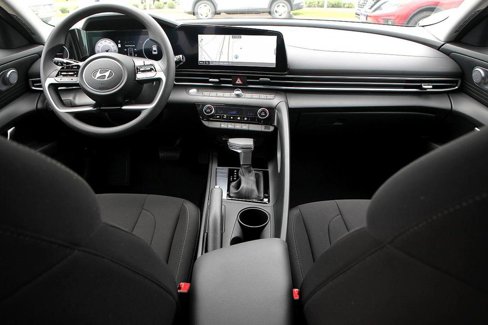 Used 2024 Hyundai Elantra SEL image 21