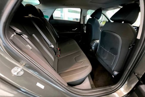 Used 2024 Hyundai Elantra SEL w/ Convenience Package image 18