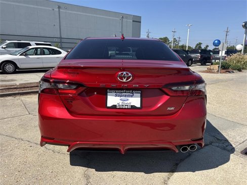 Used 2022 Toyota Camry SE image 5