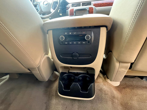 Used 2014 Chevrolet Suburban LT image 56