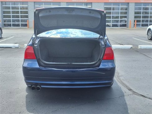 Used 2011 BMW 328i xDrive Sedan image 7