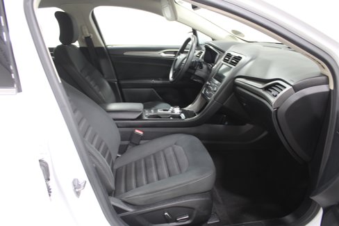 Used 2019 Ford Fusion SE image 24