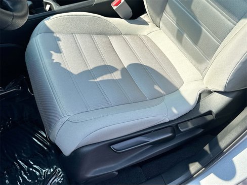 Used 2019 Honda CR-V LX image 17