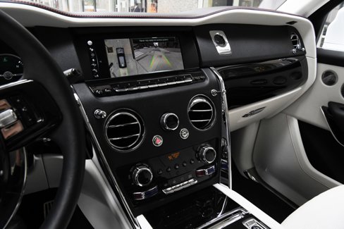 Certified 2023 Rolls-Royce Cullinan w/ Cullinan Package image 18