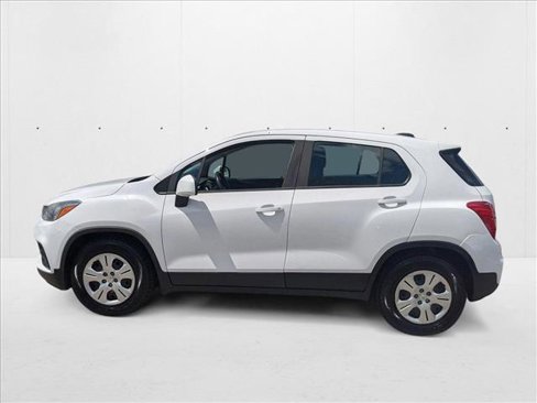 Used 2018 Chevrolet Trax LS image 9
