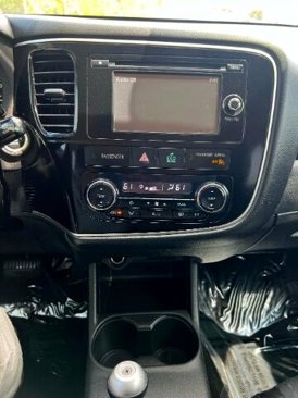 Used 2015 Mitsubishi Outlander SE image 13