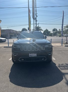 Used 2018 Jeep Grand Cherokee Overland image 2