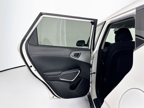 Used 2023 Kia Soul LX w/ LX Technology Package image 25