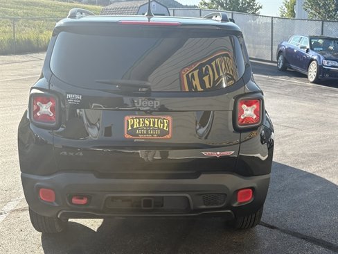Used 2016 Jeep Renegade Trailhawk w/ Premium Trailhawk Package image 11