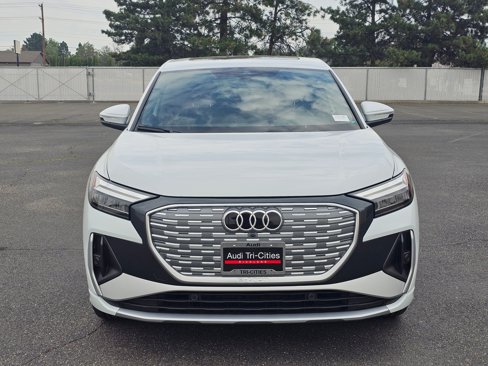 Used 2024 Audi Q4 e-tron Premium Plus image 6