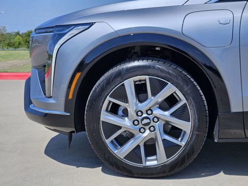 New 2025 Cadillac Optiq Luxury 1 image 11