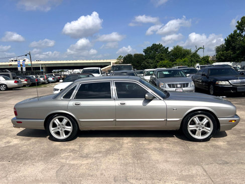 Used 1999 Jaguar XJ8 image 8