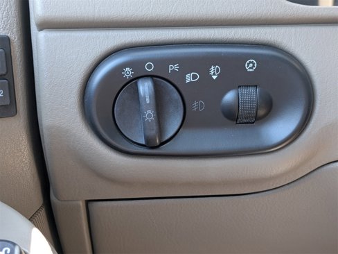 Used 2003 Ford Explorer Eddie Bauer image 27