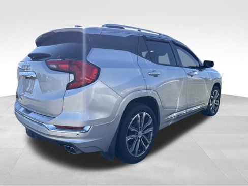 Used 2018 GMC Terrain Denali w/ Advanced Safety Package image 4