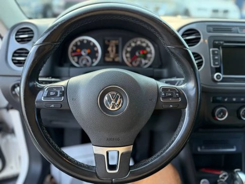 Used 2014 Volkswagen Tiguan SE image 27