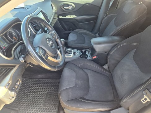 Used 2016 Jeep Cherokee Latitude w/ Safety/Convenience Group image 8