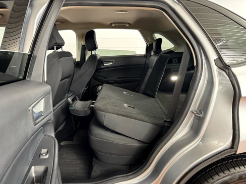 Used 2022 Ford Edge SE image 28