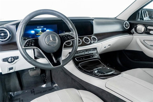 Used 2022 Mercedes-Benz E 350 Sedan image 2