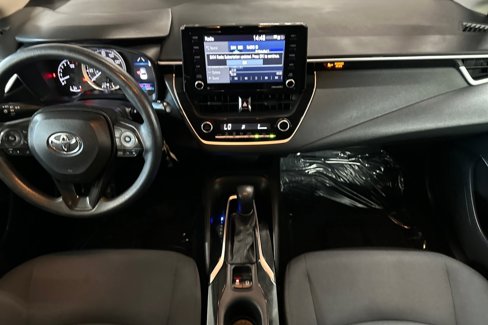 Used 2022 Toyota Corolla LE image 12