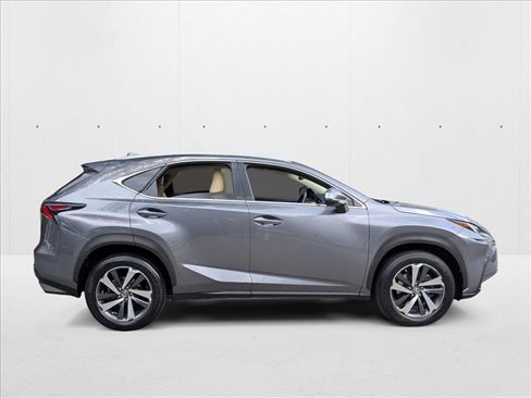 Used 2018 Lexus NX 300 FWD image 4