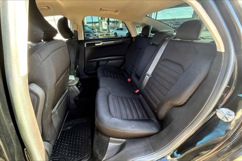 Used 2016 Ford Fusion SE w/ Equipment Group 201A image 16