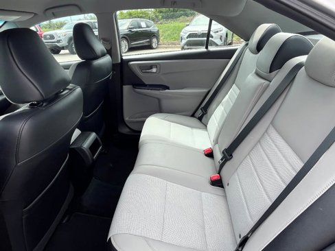 Used 2016 Toyota Camry SE image 20