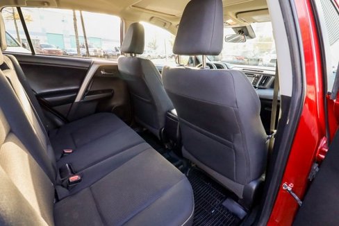 Used 2018 Toyota RAV4 XLE image 30