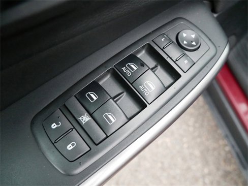 Used 2019 Jeep Cherokee Latitude Plus w/ Cold Weather Group image 13