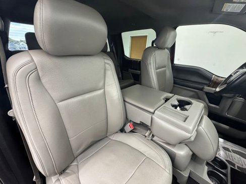 Used 2017 Ford F150 Lariat image 34