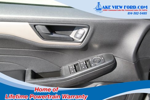 Used 2022 Ford Escape SE image 8