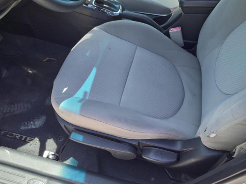 Used 2012 Kia Forte LX image 13