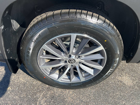 Used 2019 Toyota Highlander XLE image 11
