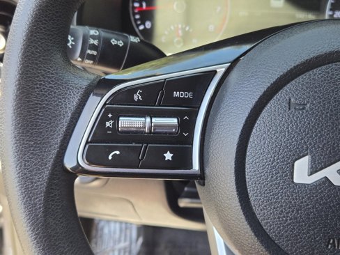 Used 2022 Kia Forte LXS w/ LXS Technology Package image 17