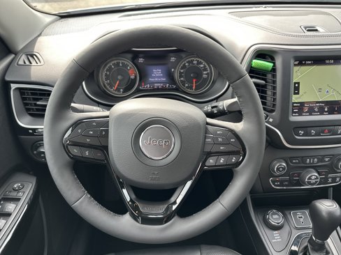 Used 2023 Jeep Cherokee Altitude Lux image 25