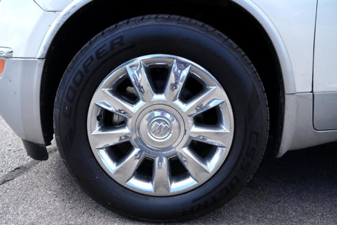 Used 2012 Buick Enclave Premium image 12