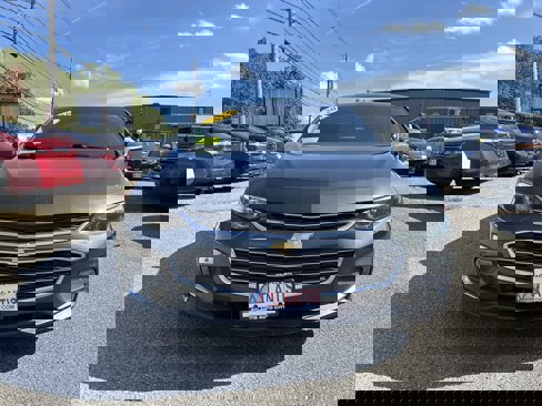 Used 2016 Chevrolet Malibu LT image 2