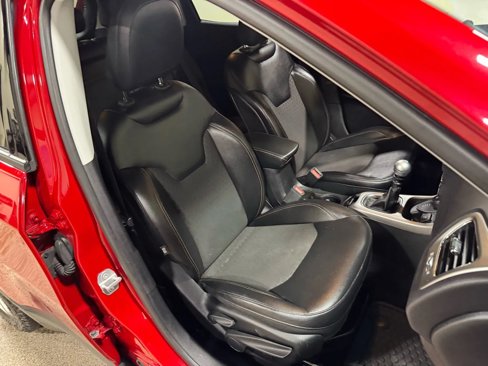 Used 2018 Jeep Compass Latitude w/ Cold Weather Group image 41