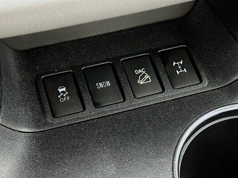 Used 2015 Toyota Highlander XLE image 21