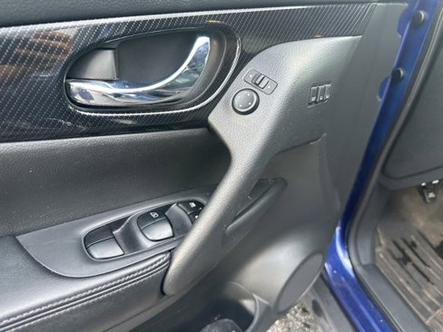 Used 2017 Nissan Rogue SL w/ SL Premium Package image 18