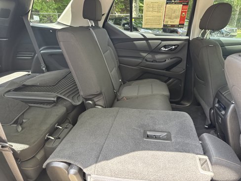 Used 2020 Chevrolet Traverse LS image 16