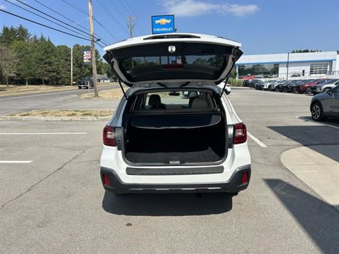 Used 2018 Subaru Outback 2.5i Premium image 5