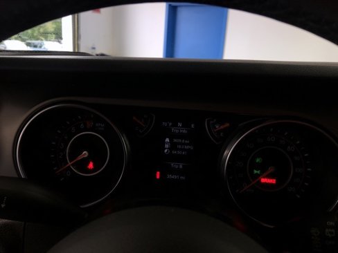 Used 2018 Jeep Wrangler Sport image 21