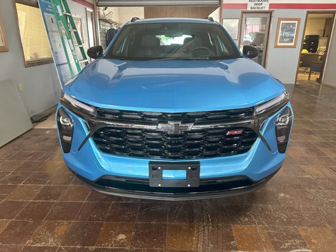 New 2025 Chevrolet Trax RS w/ Sunroof Package image 6