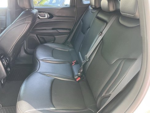 Used 2024 Jeep Compass Trailhawk image 7
